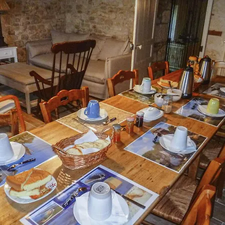 La Laujere D'hotes Romance فندق مبيت وإفطار